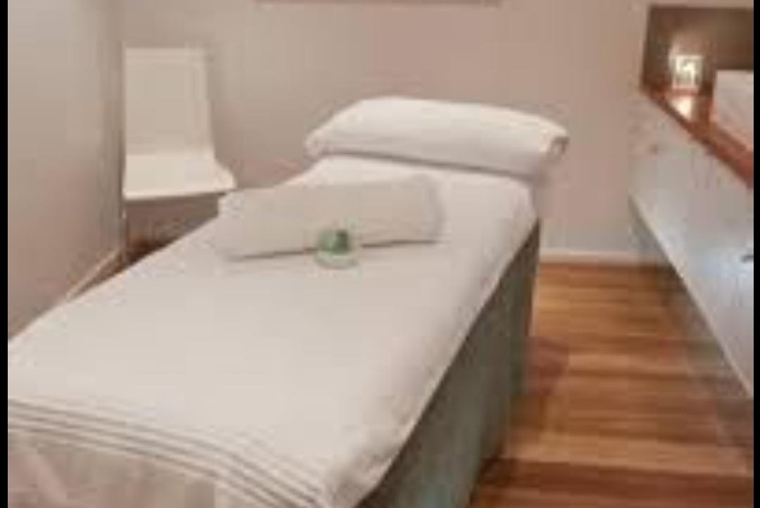 695988225: Chica busca chico en Pontevedra