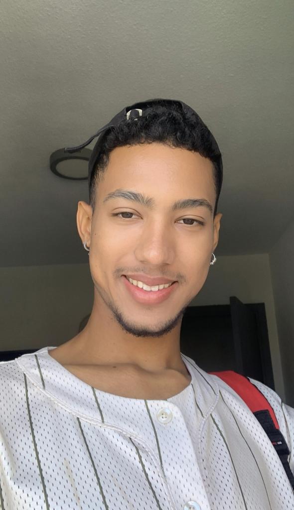 613967970: Chico busca chica en Málaga