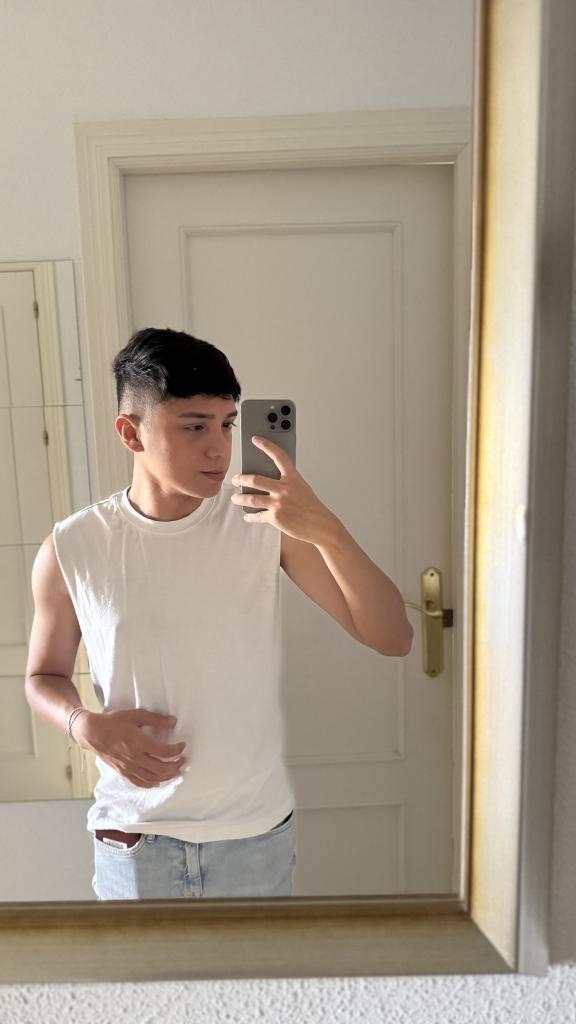 Chico busca chica en Málaga: 