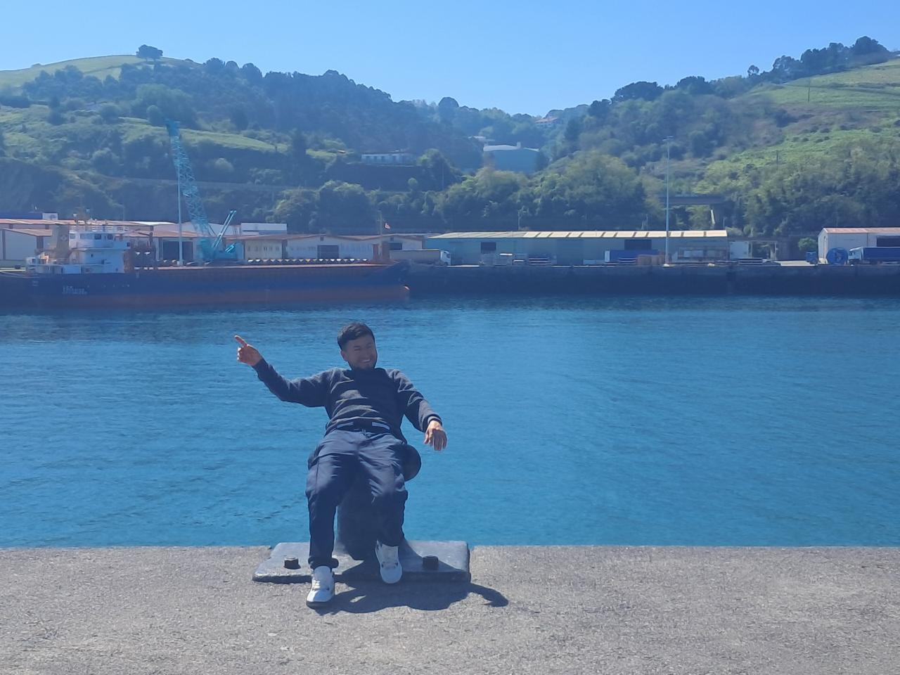 643269220: Chico busca chica en Ibiza