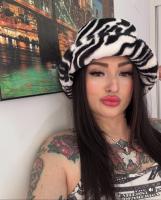 647074019: Chica busca chico en Madrid