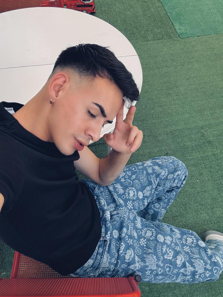 Chico busca chica en Lugo: 