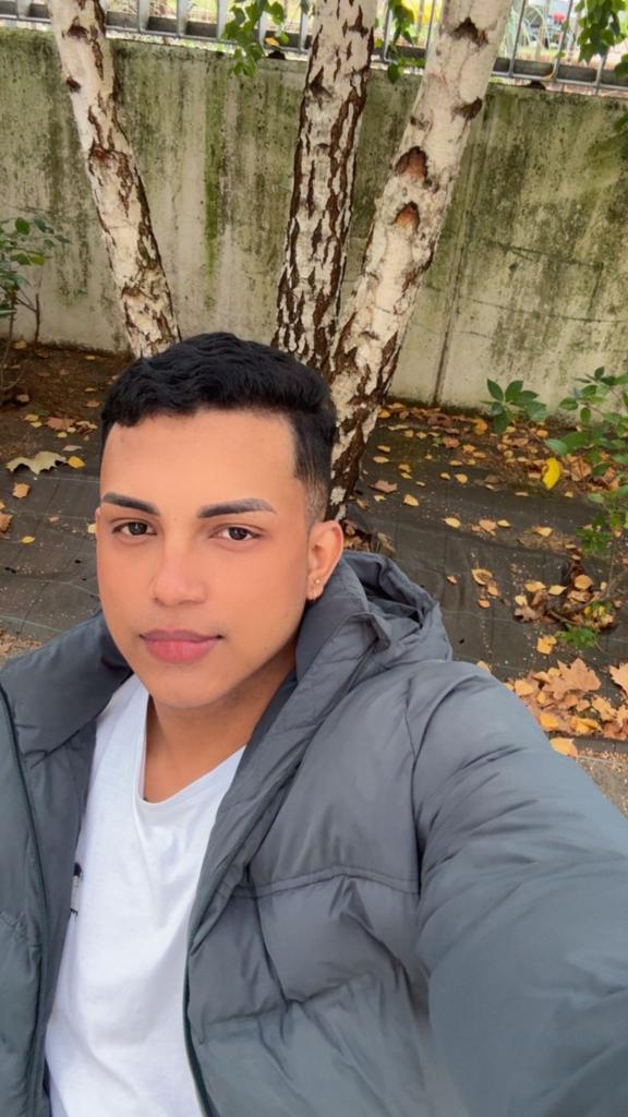 Chico busca chica en La Coruña: 