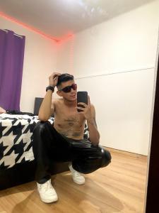 617658902: Chico busca chica en Madrid