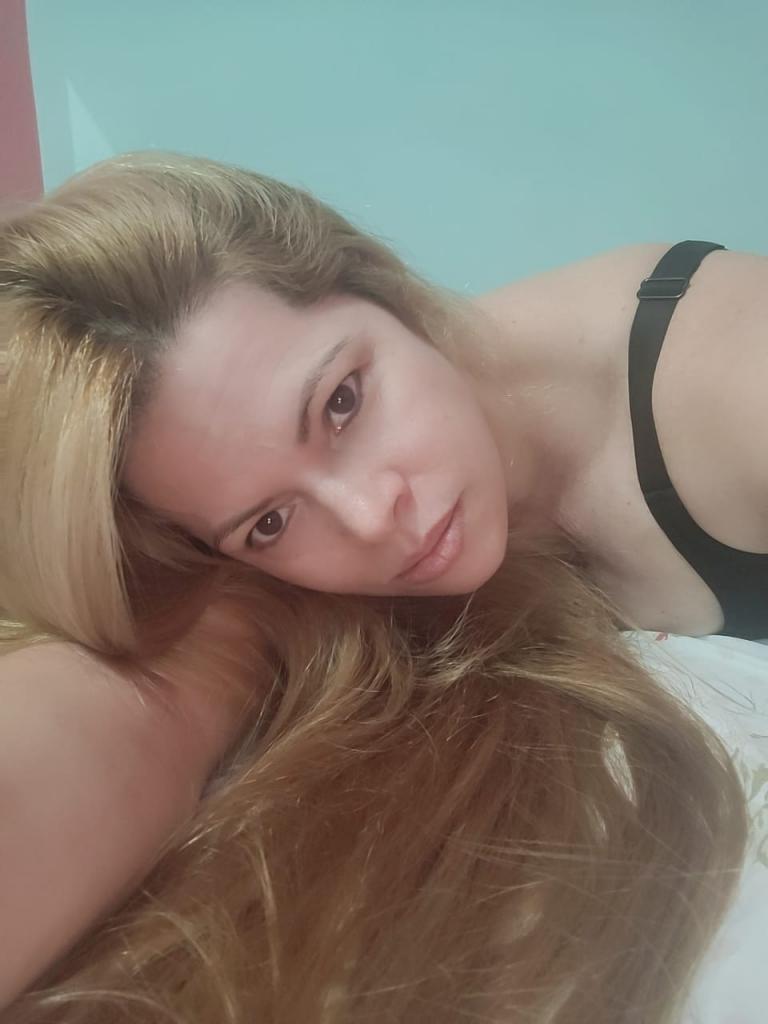 645844149: Chica busca chico en Madrid