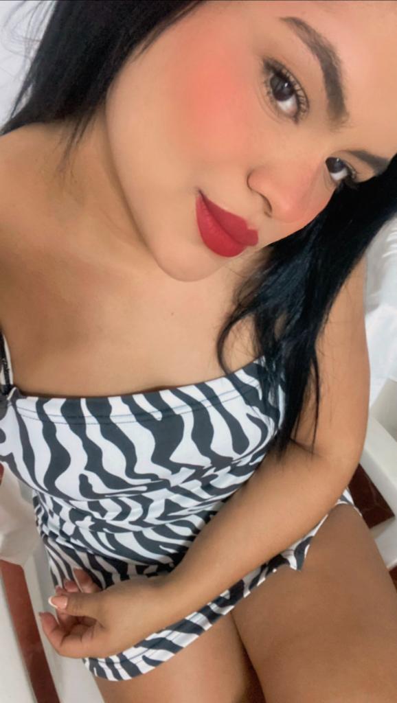 631086796: Chica busca chico en Barcelona