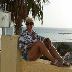 Chica busca chico en Asturias: 