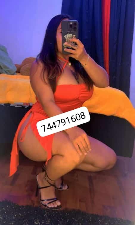 603362170: Chica busca chico en Madrid