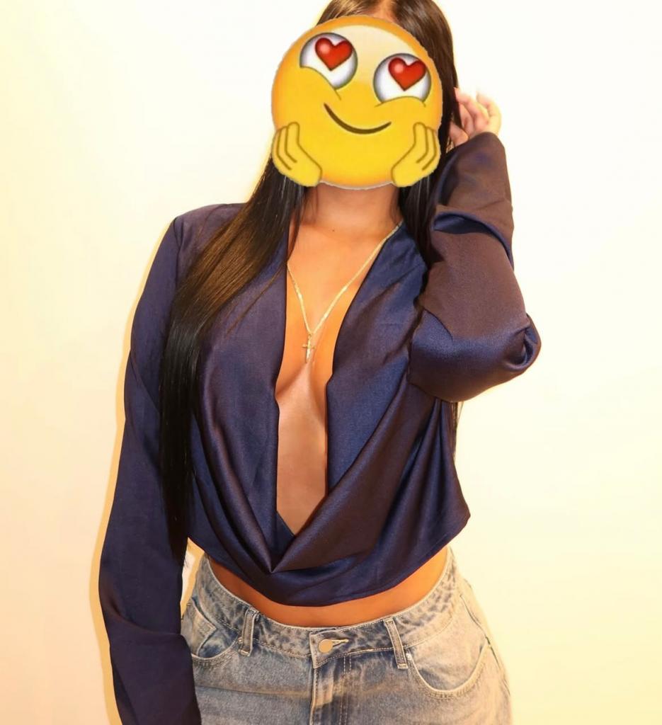 670860274: Chica busca chico en Madrid