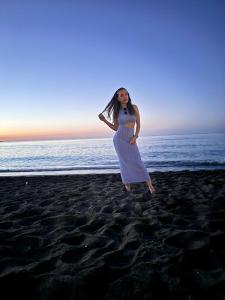 672539377: Chica busca chico en Ibiza