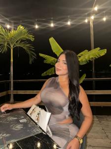 615216958: Chica busca chico en Barcelona