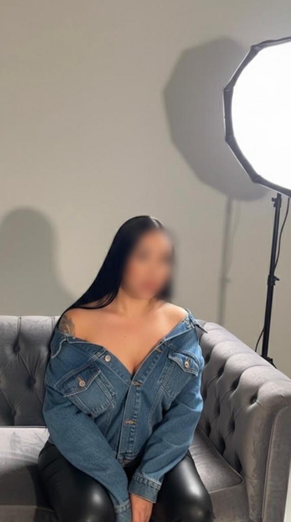 Chica busca chico en Alicante: Chica busca chico