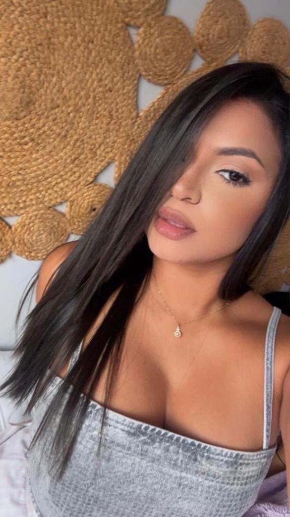 680615957: Chica busca chico en Pontevedra