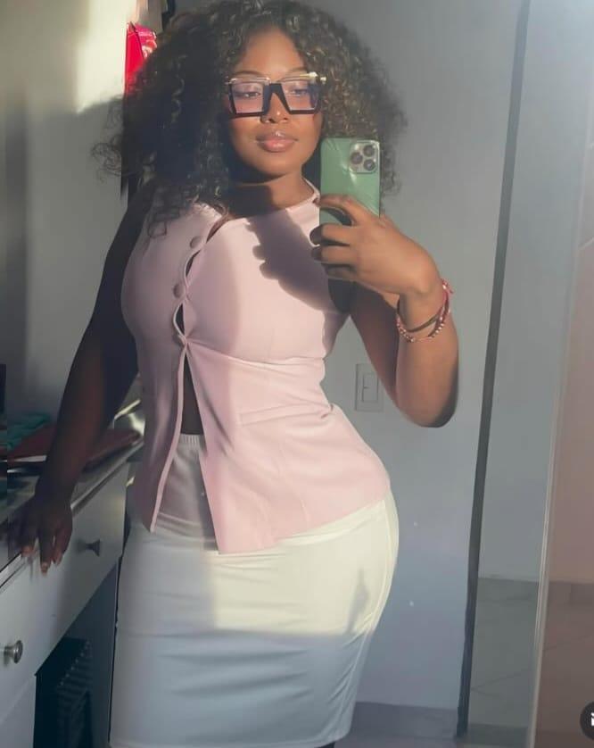 664407607: Chica busca chico en Sevilla