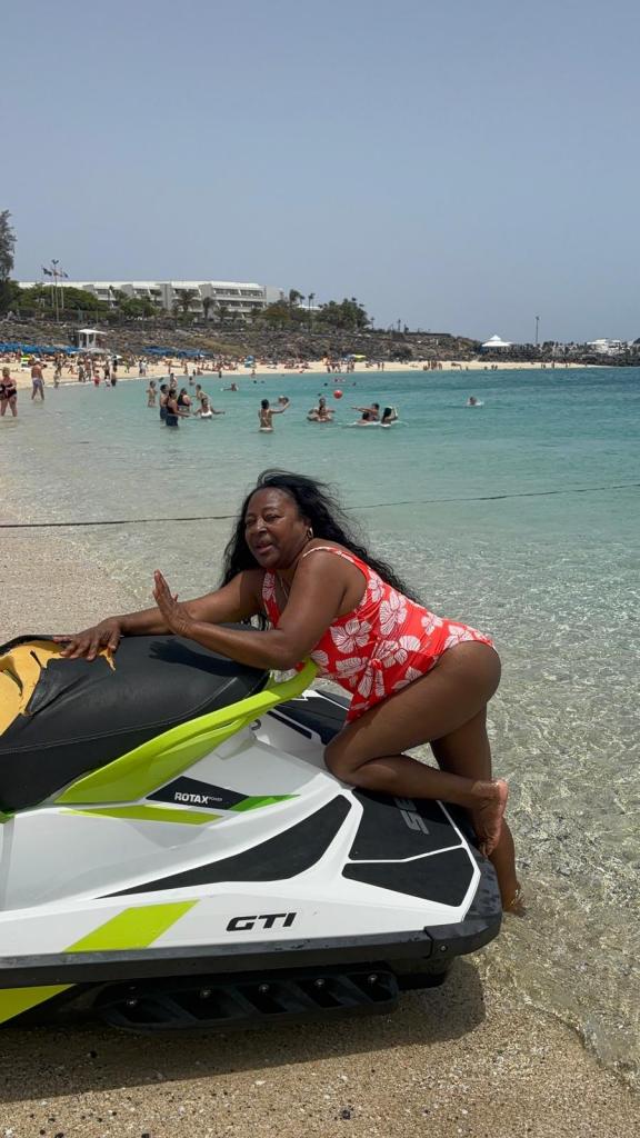 641010831: Chica busca chico en Sevilla