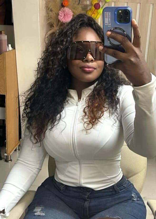 664407607: Chica busca chico en Sevilla