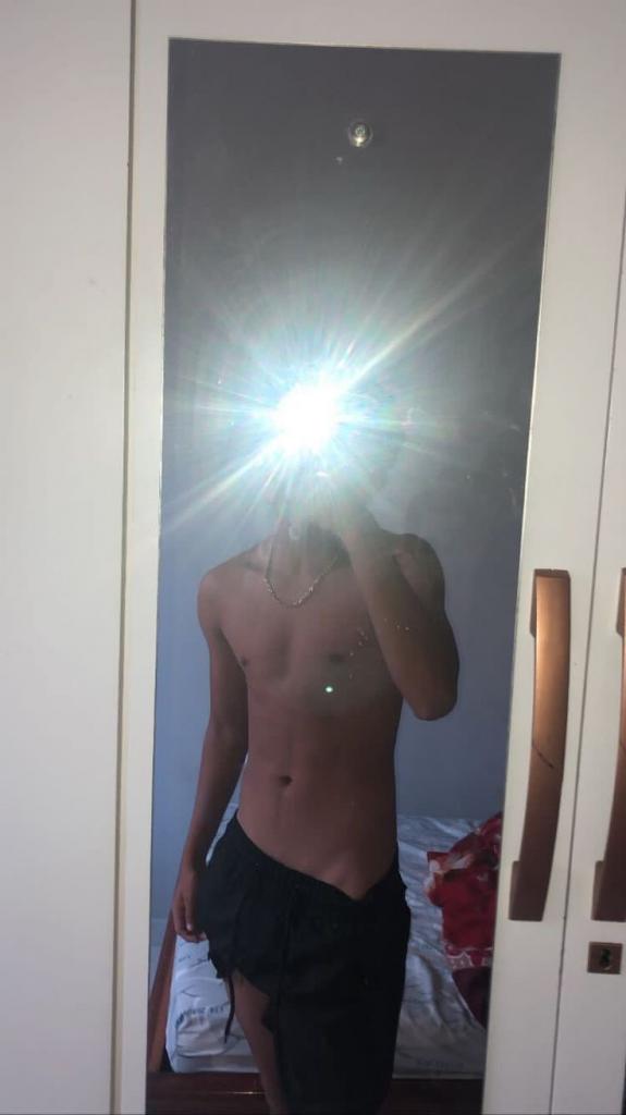 632677952: Chico busca chica en Pontevedra