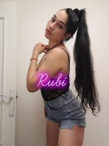623163662: Chica busca chico en Barcelona