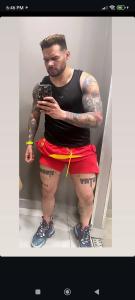 695317378: Chico busca chica en Barcelona