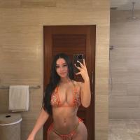 697204477: Chica busca chico en Madrid