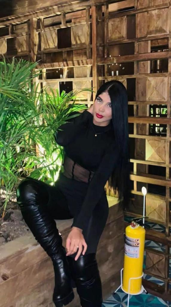 614507538: Chica busca chico en Málaga