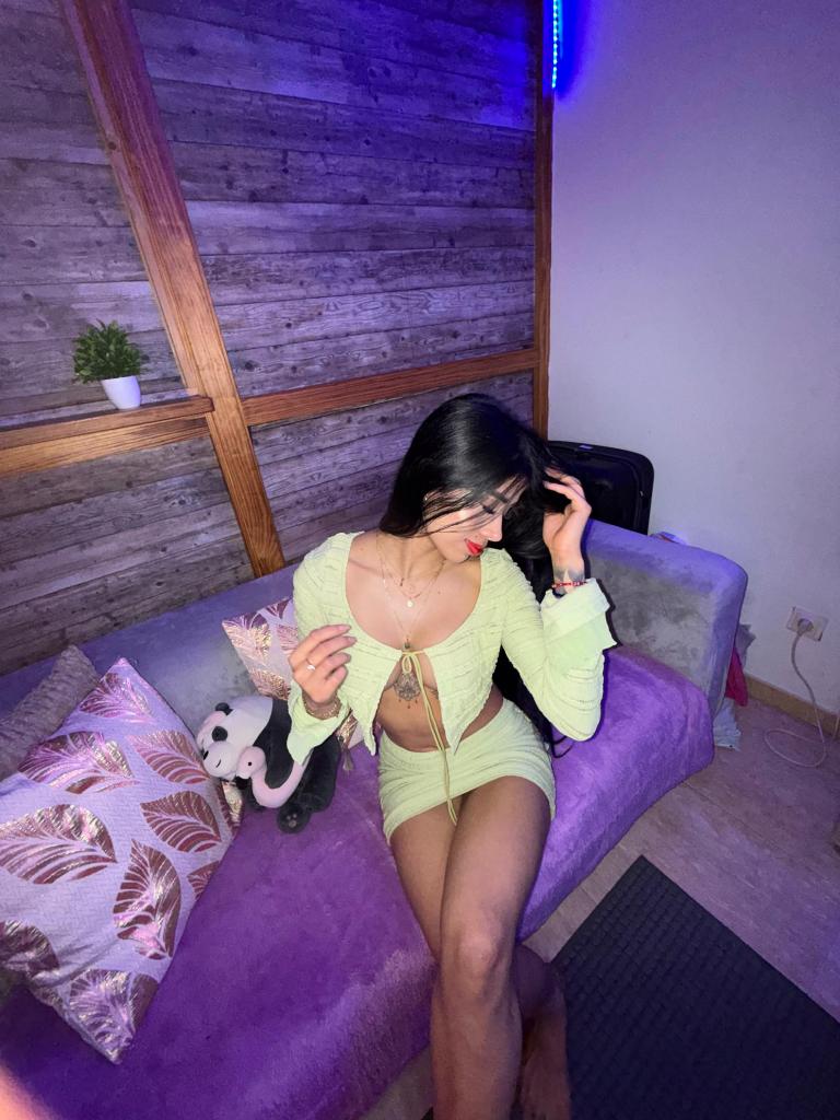 647260392: Chica busca chico en Mallorca