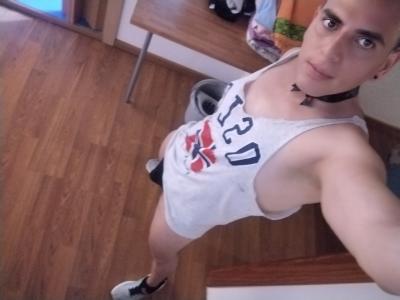 Chico busca chica en Granada: 