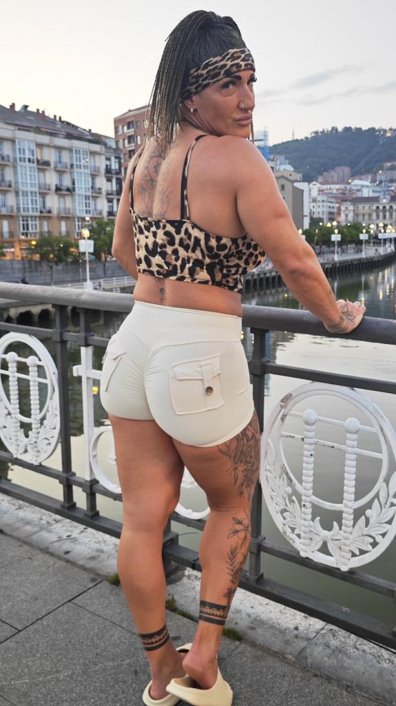 633382376: Chica busca chico en Alicante