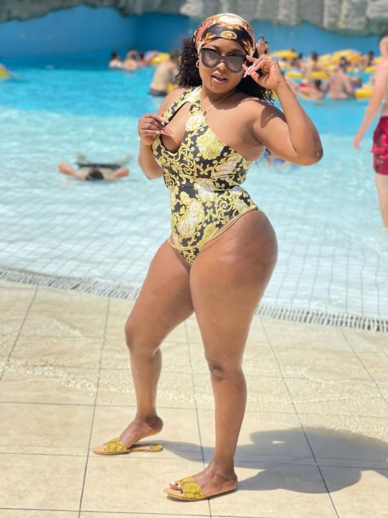 664065577: Chica busca chico en Cádiz