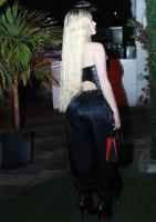 643348183: Chica busca chico en Madrid