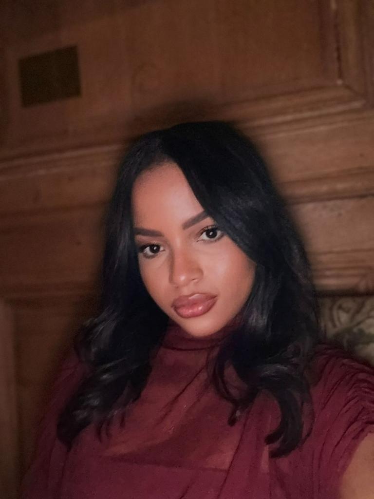 695805076: Chica busca chico en Salamanca