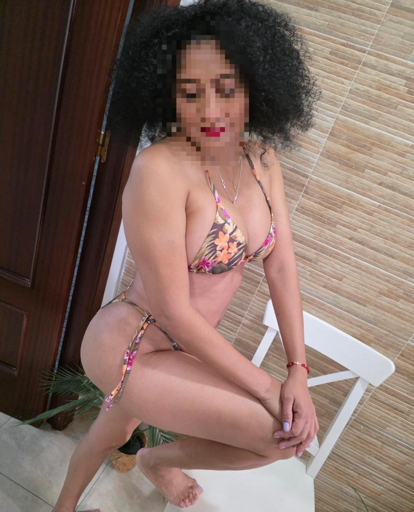 612413531: Chica busca chico en Sevilla