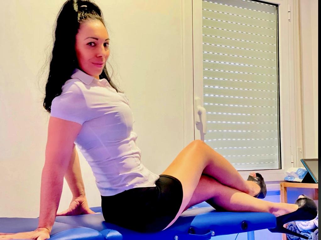 697207715: Chica busca chico en Gerona