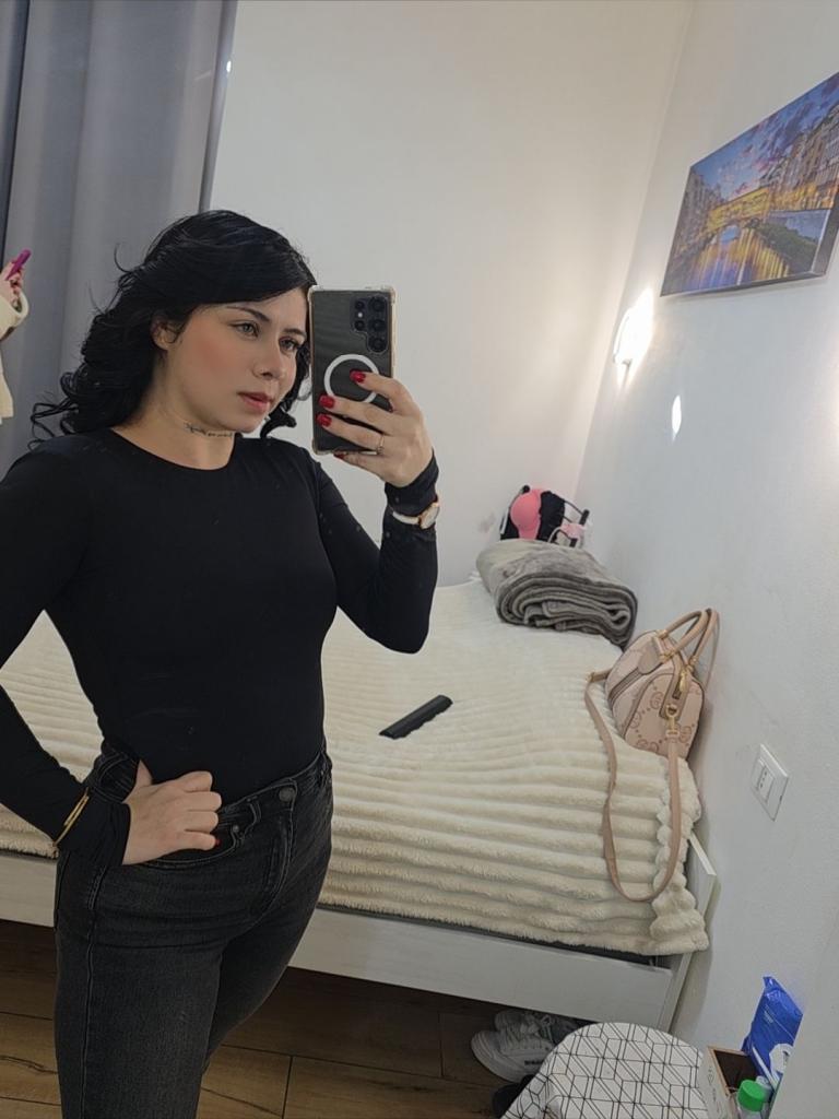 Chica busca chico en Almería: 