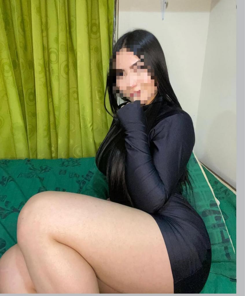 607154879: Chica busca chico en Sevilla