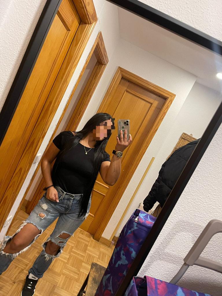 614826321: Chica busca chico en Madrid