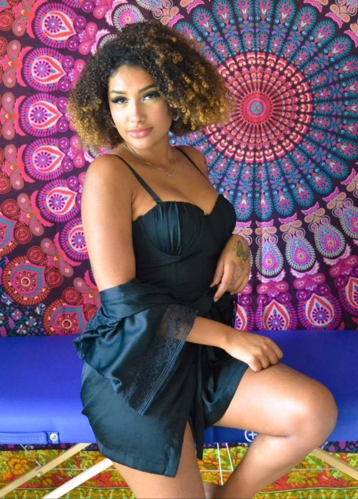 699330350: Chica busca chico en Málaga