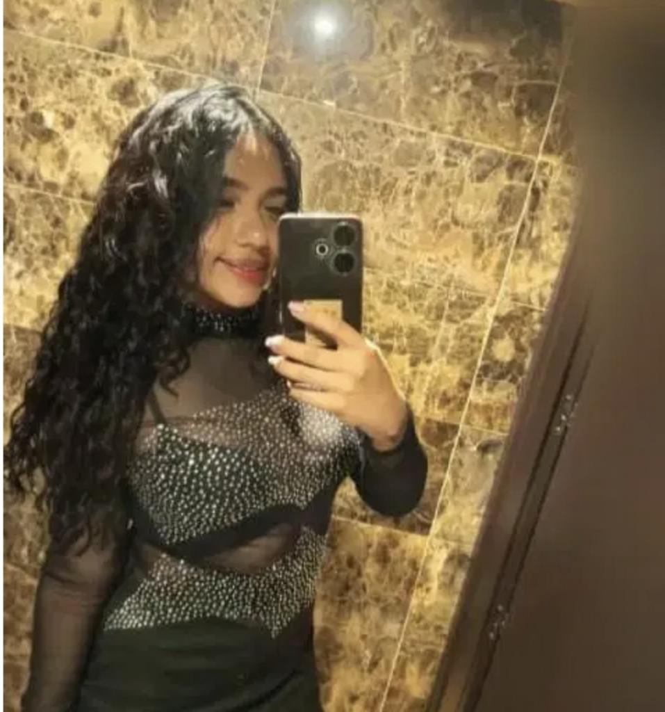 643290924: Chica busca chico en León