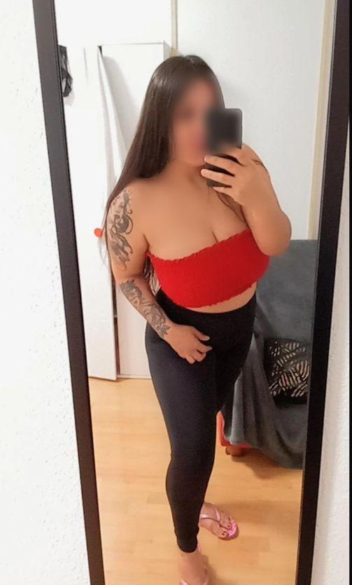 684708461: Chica busca chico en Madrid
