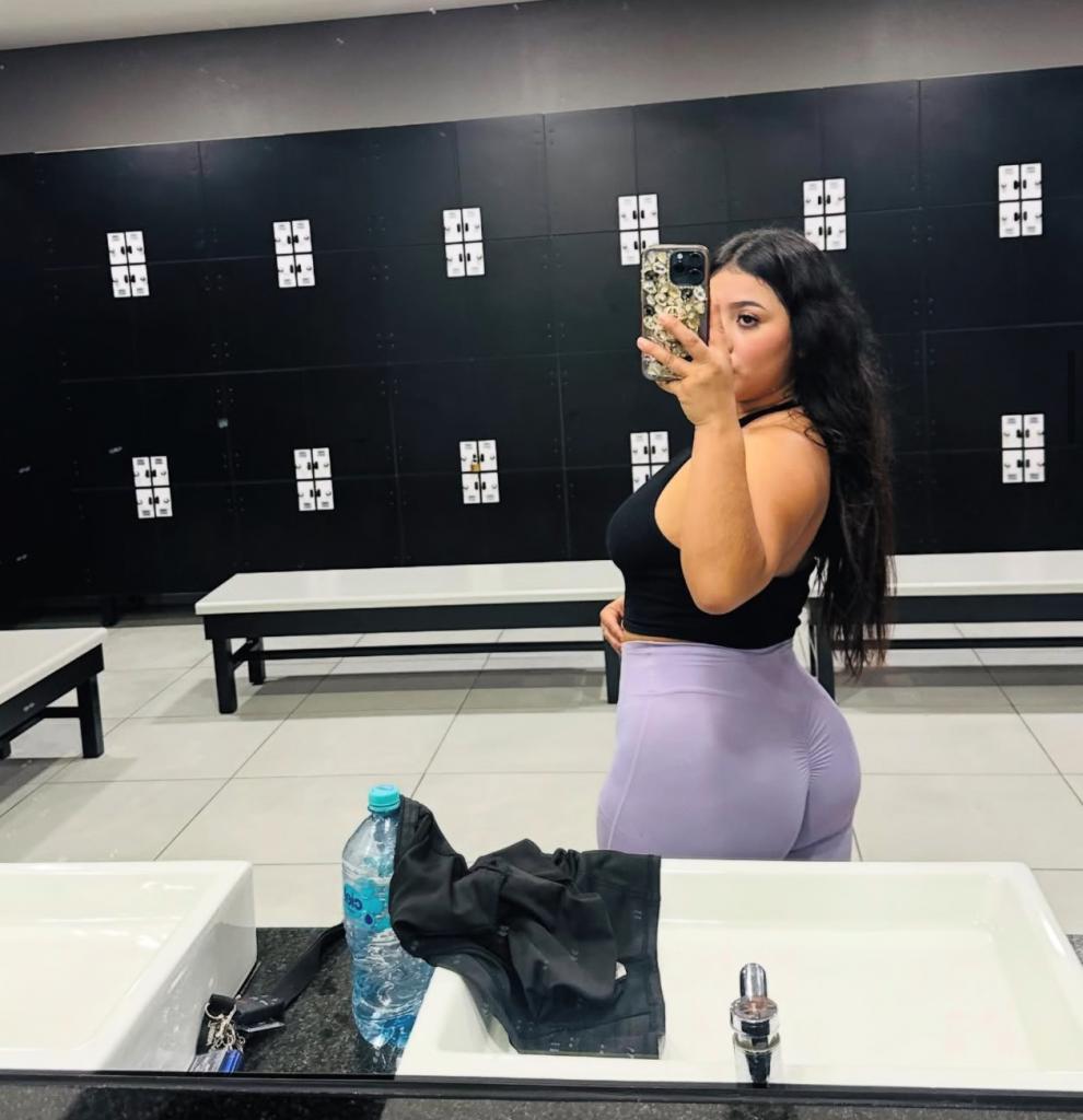 631107464: Chica busca chico en Málaga