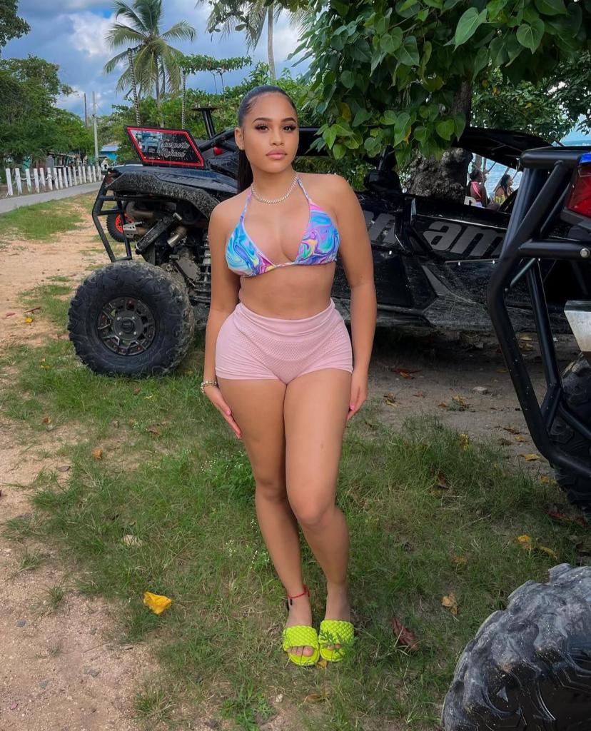 651047529: Chica busca chico en Málaga