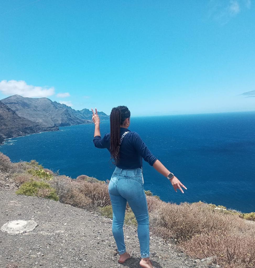 632050302: Chica busca chico en Tenerife