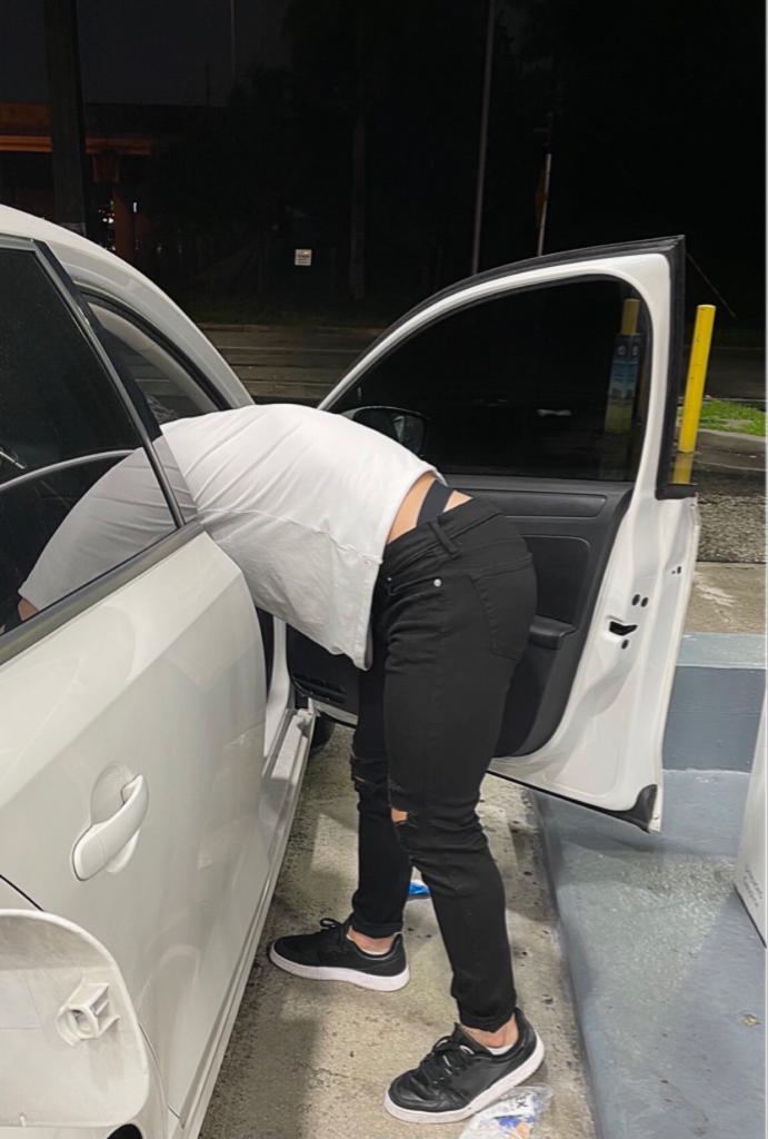 614569337: Chico busca chica en Cádiz