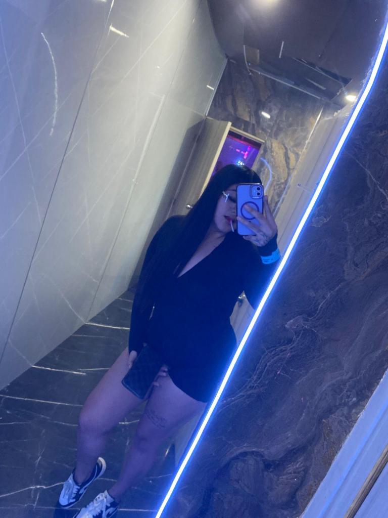 645197984: Chica busca chico en Valencia