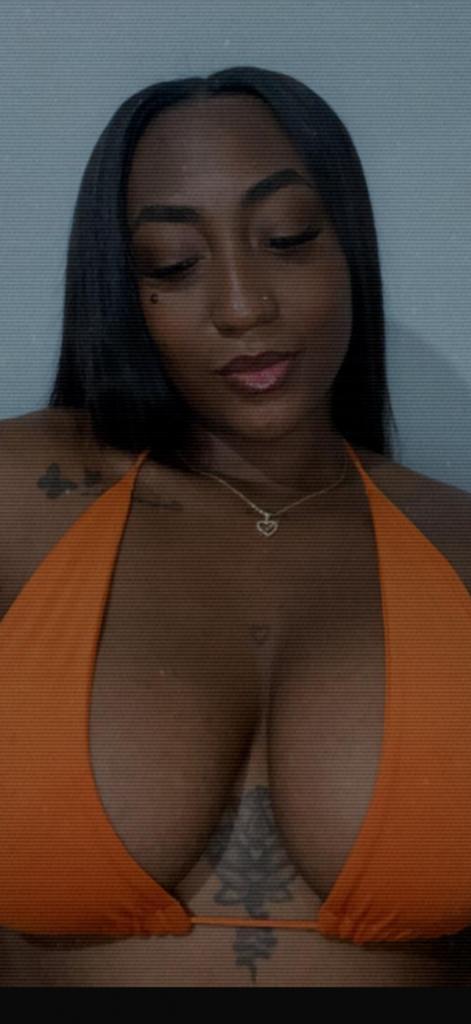 Chica busca chico en Tarragona: Chica busca chico