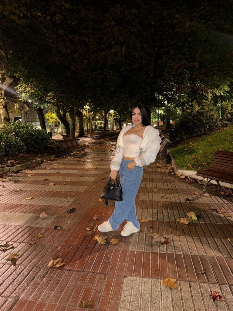 607799594: Chica busca chico en Málaga