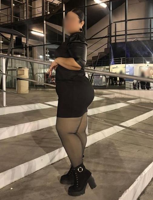 631759115: Chica busca chico en Barcelona