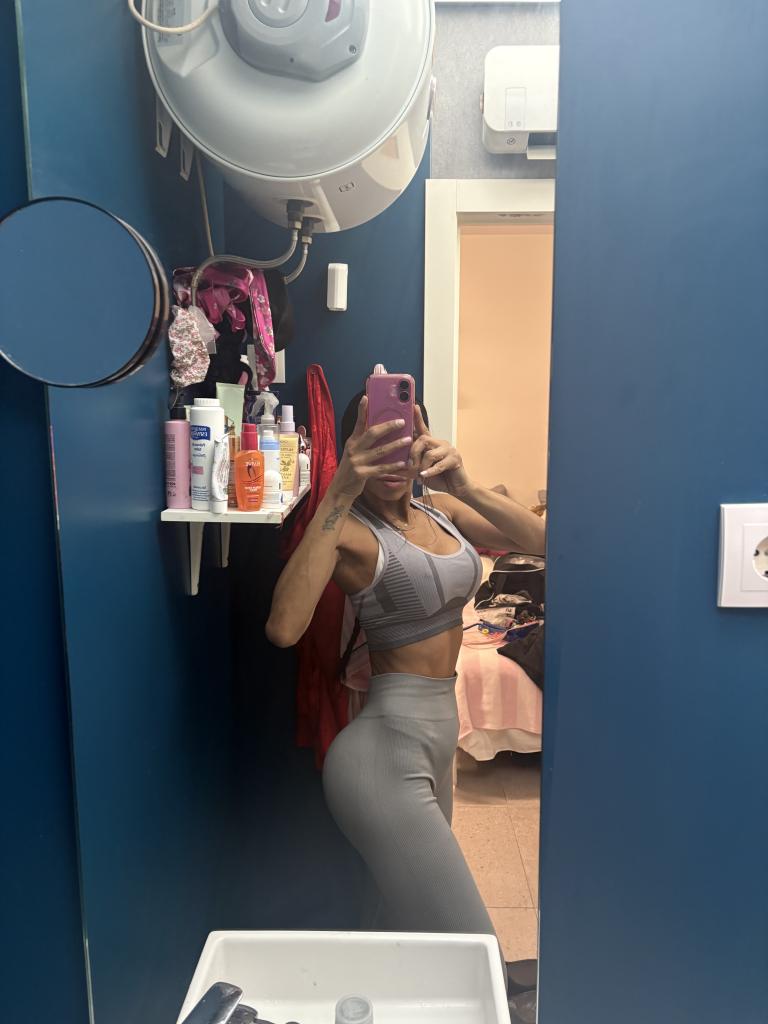 670336306: Chica busca chico en Alicante