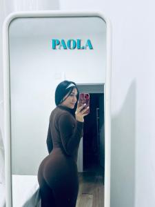 661168954: Chica busca chico en Madrid