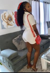 613941238: Chica busca chico en Málaga